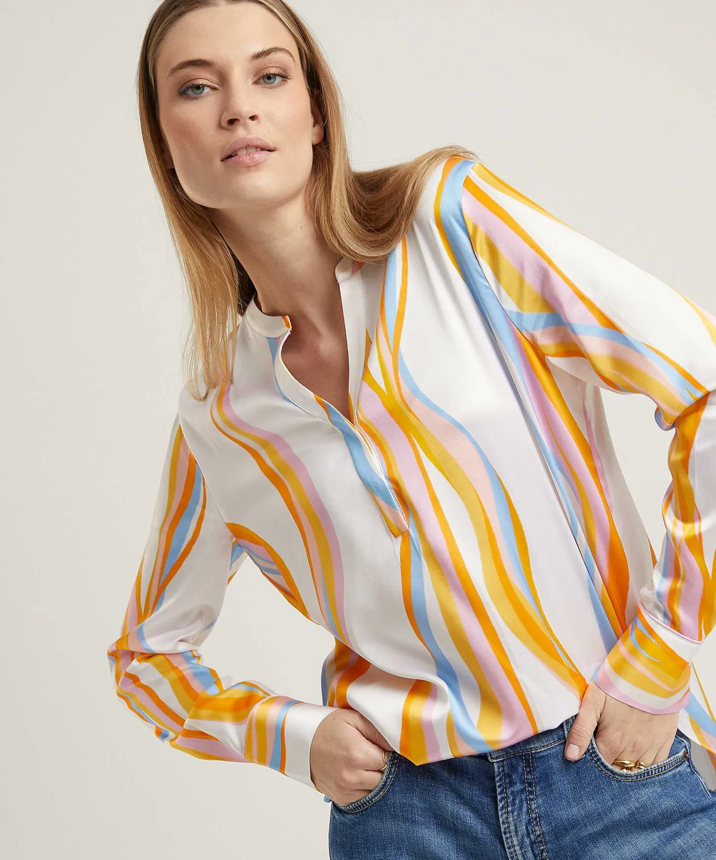 Blusa Angelegenheit De Herzen Con Estampado De Llamas De Seda