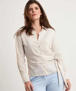 Blusa Sedosa Con Boton Oui