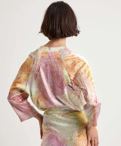 Blusa Sedosa Con Estampado Nima De Japan Tky
