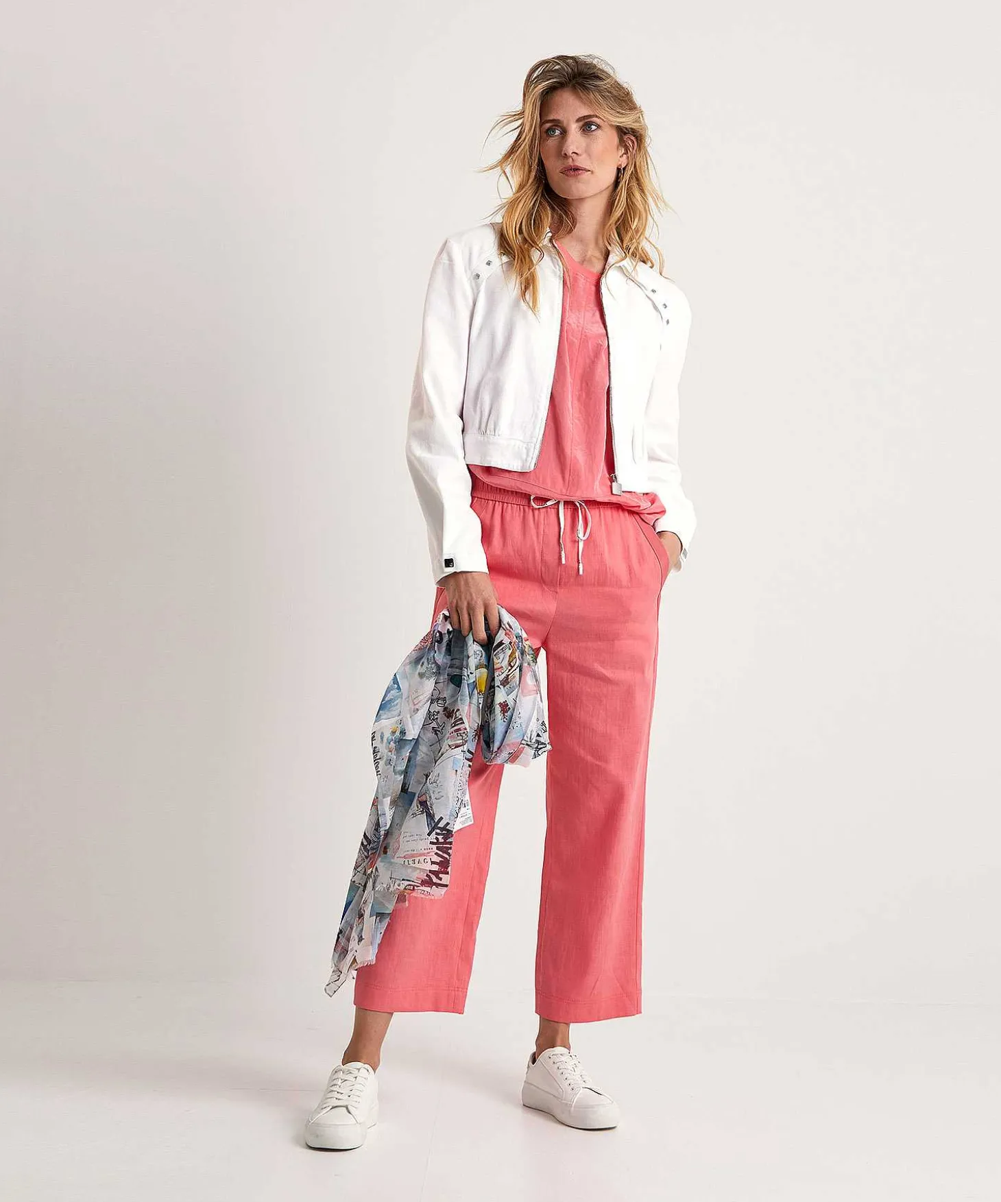 Caroline Biss Chaqueta Corta Con Tachuelas