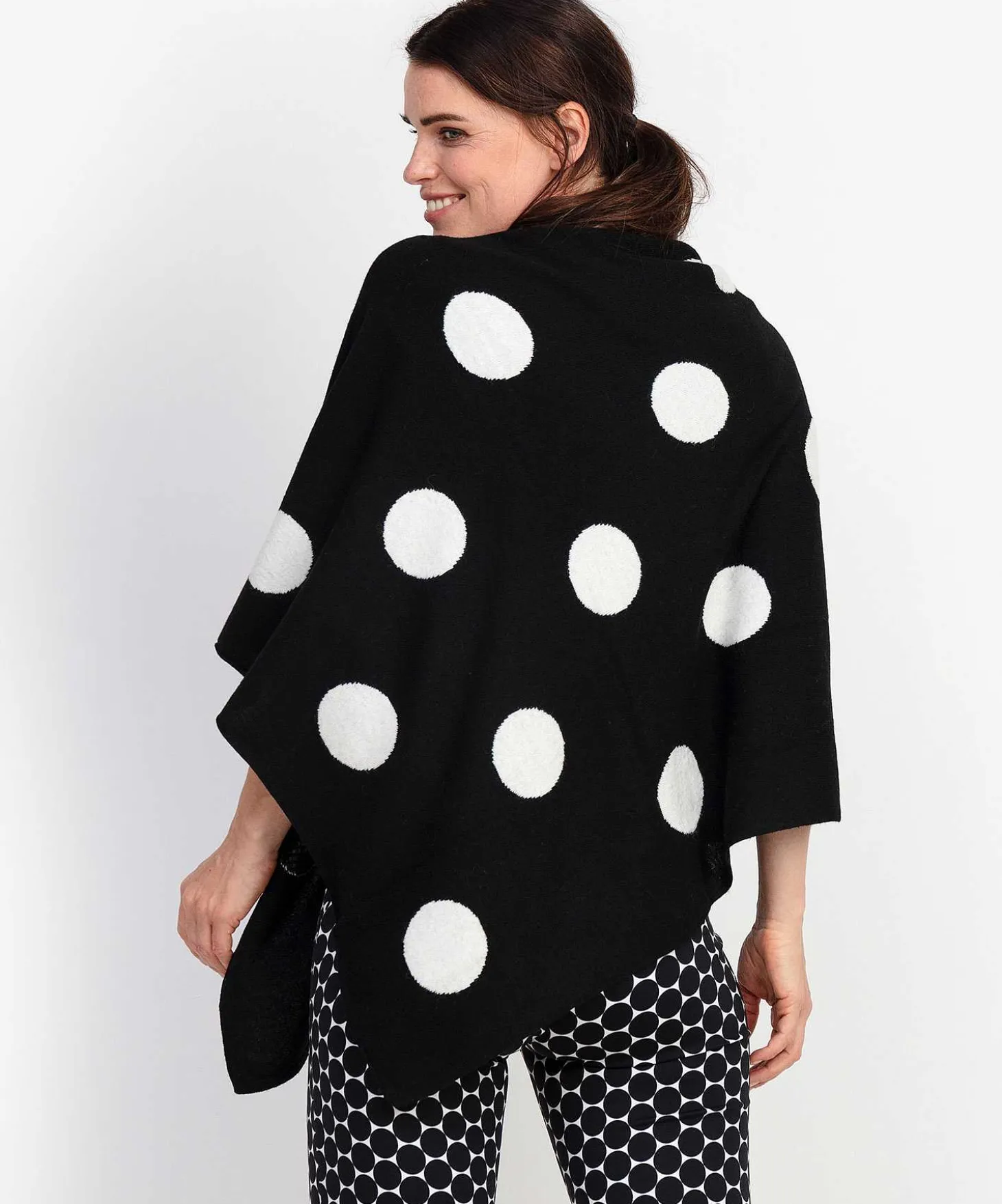 Giulia E Tu Cape Dot
