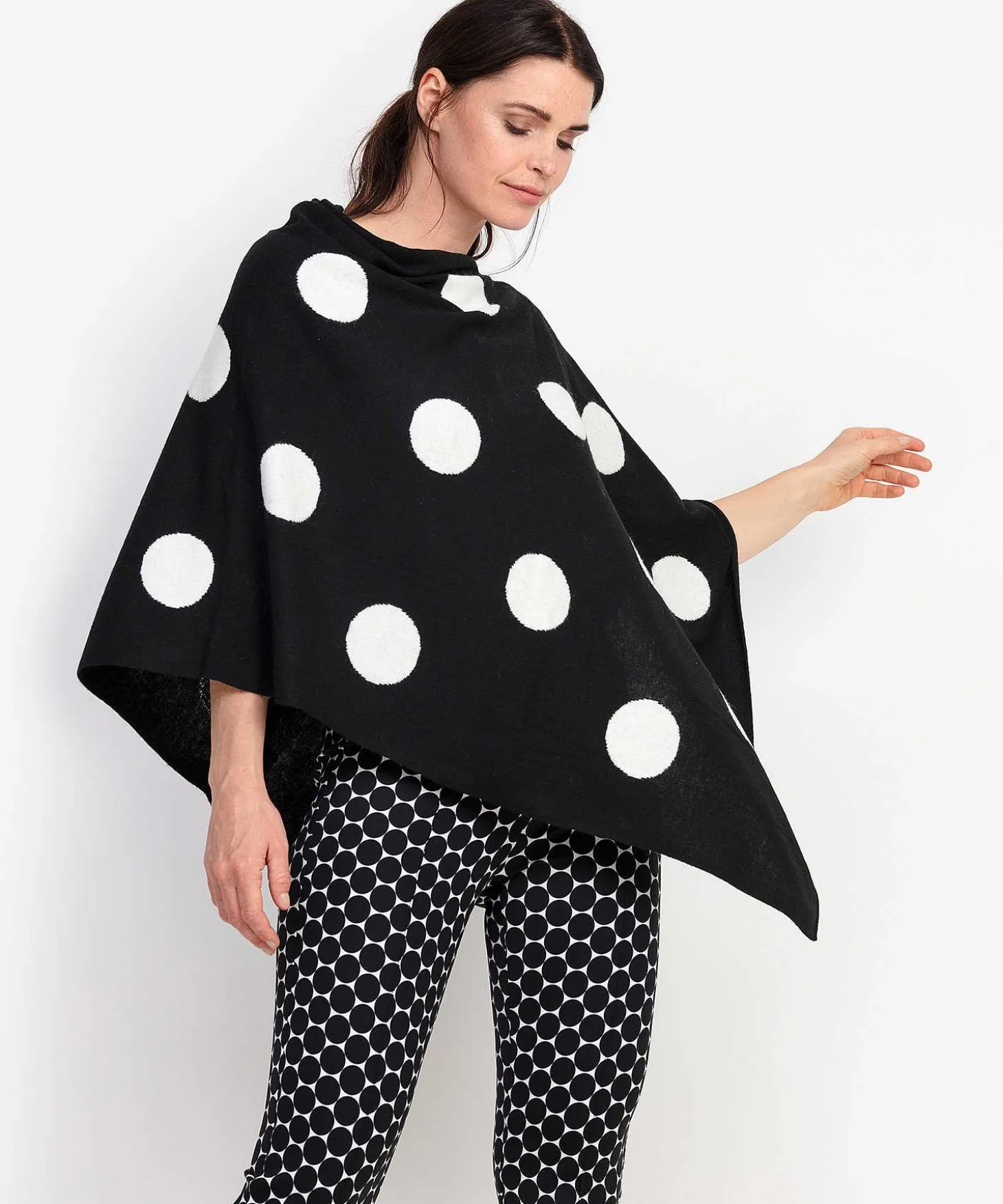 Giulia E Tu Cape Dot