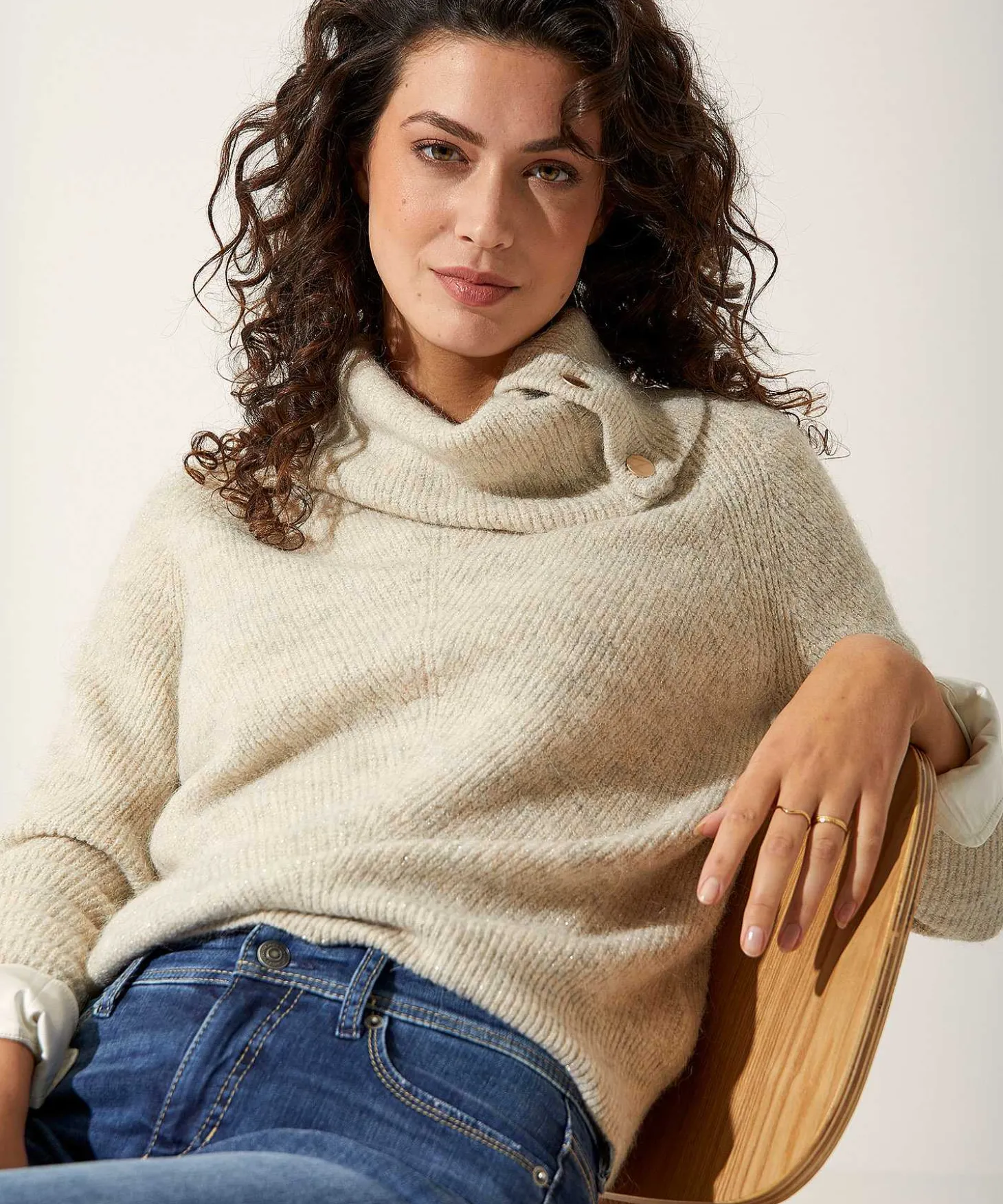 Giulia E Tu Cuello Alto Botones Diagonales