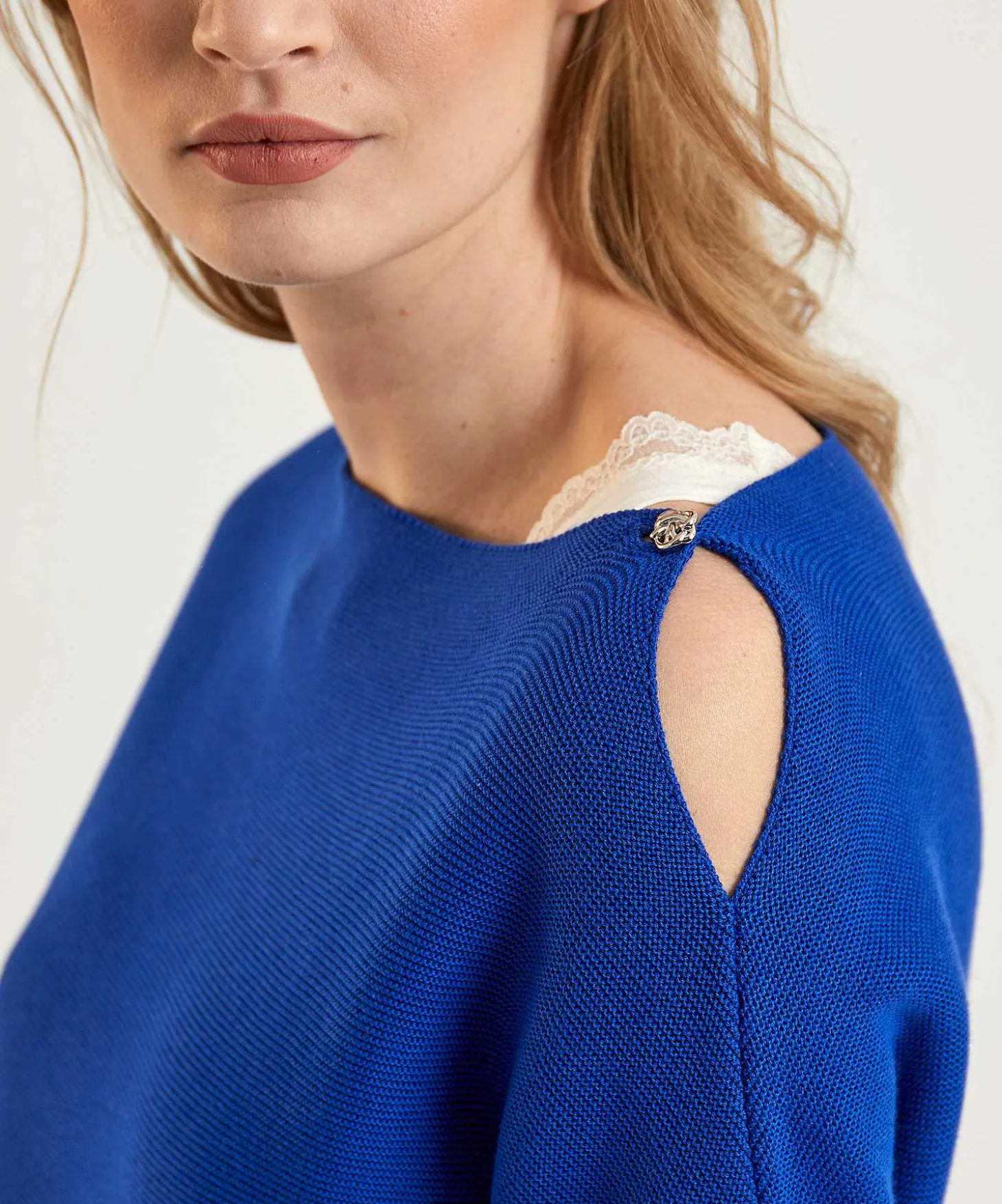 Jersey Con Hombros Descubiertos De Caroline Biss