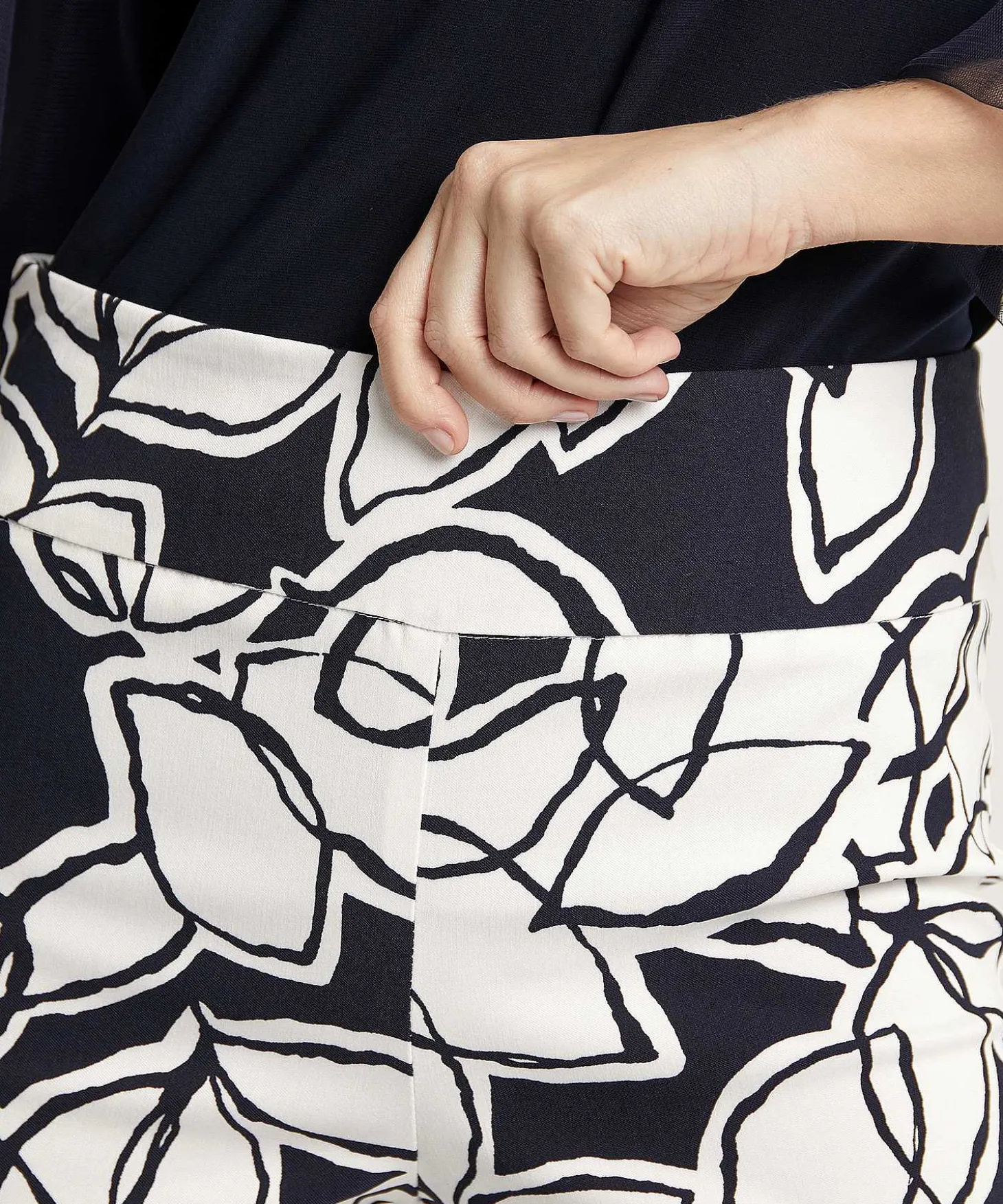 Joseph Ribkoff Pantalones De Viscosa Pesada Con Estampado De Hojas