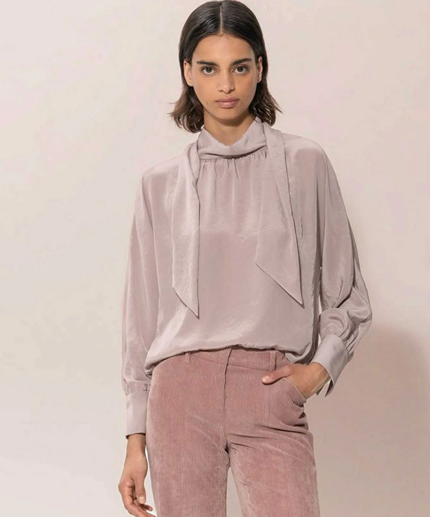 Luisa Cerano Blusa Sedosa Con Lazo