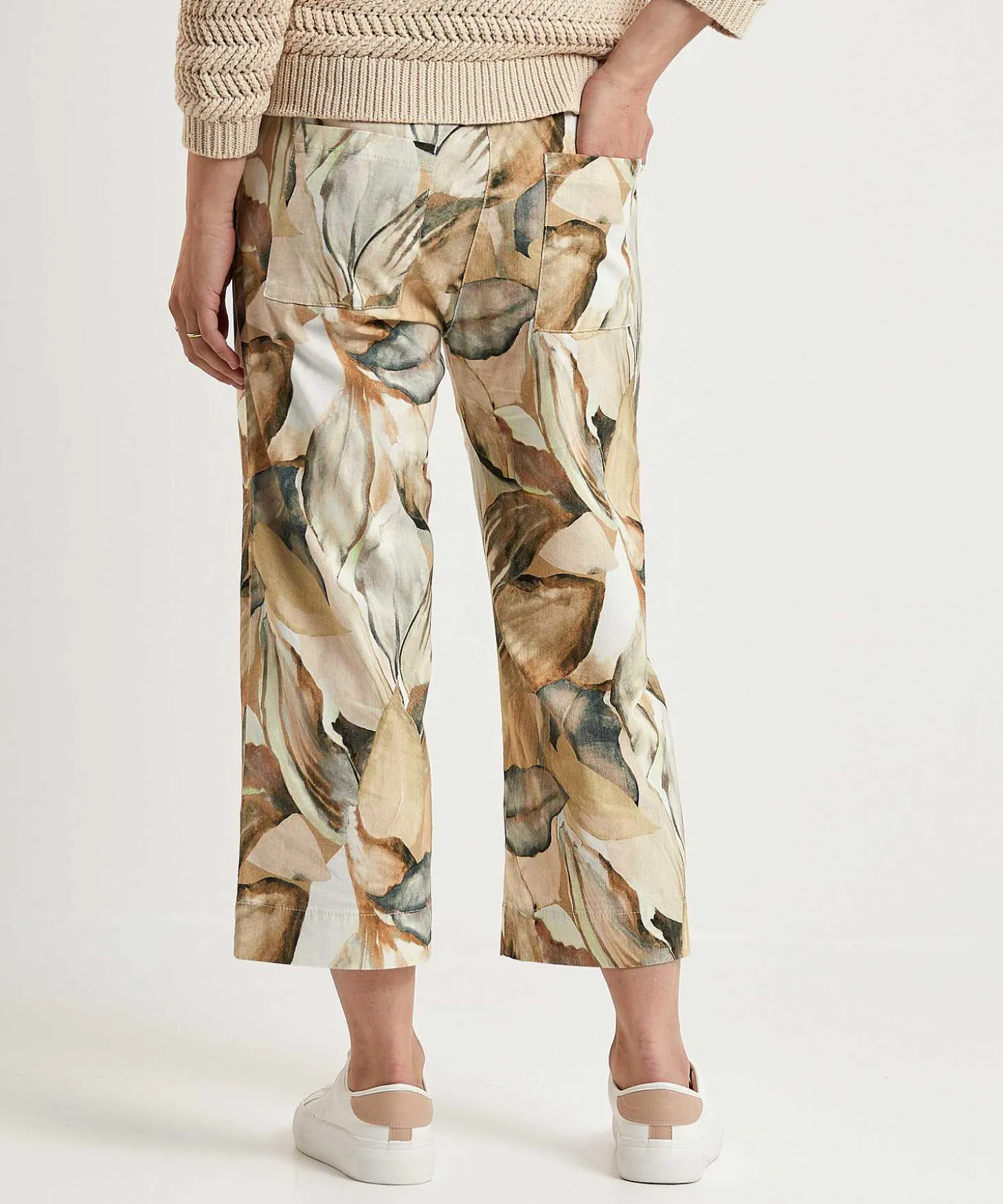 Pantalones Toni Capri Pierna Ancha Pia Con Estampado De Hojas