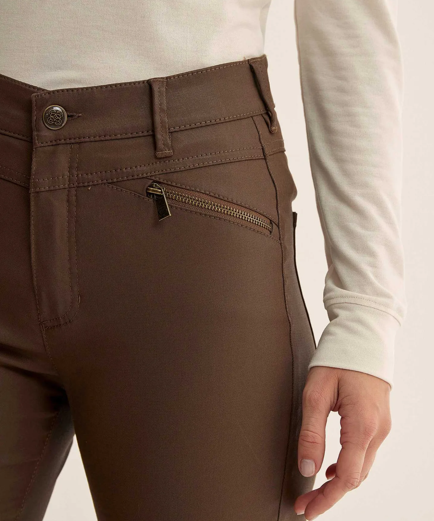 Rosner Pantalon Pitillo Revestido Cremalleras Audrey 2