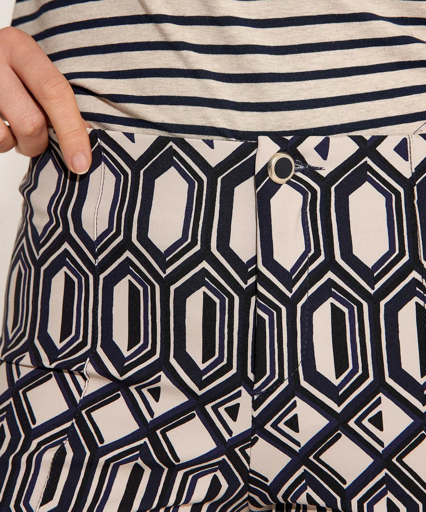Rosner Pantalones Cropped Invierno Techno Estampado Alisa