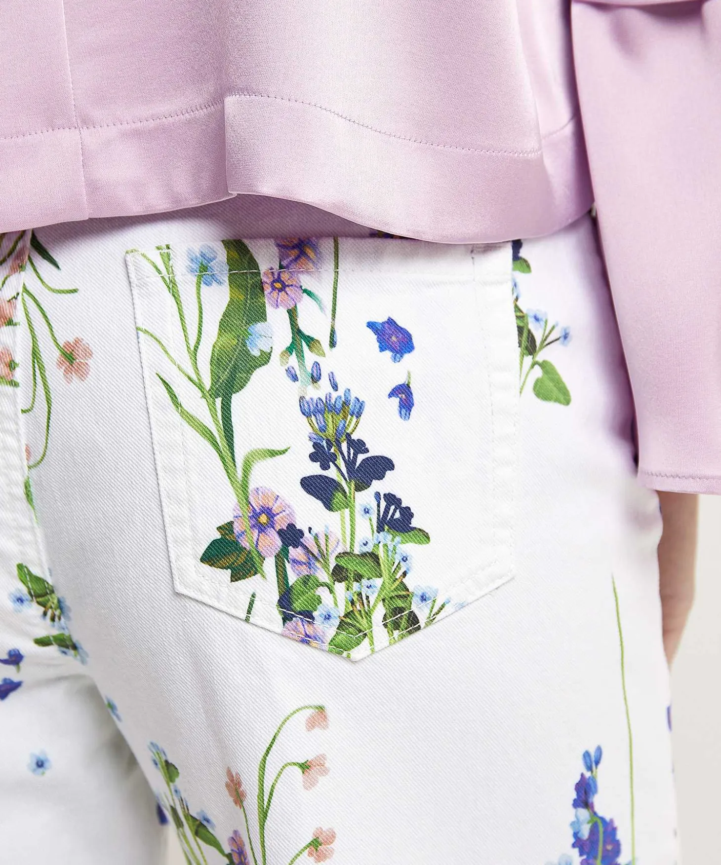 Vaqueros Capri Con Estampado Floral De Marc Cain Wylie