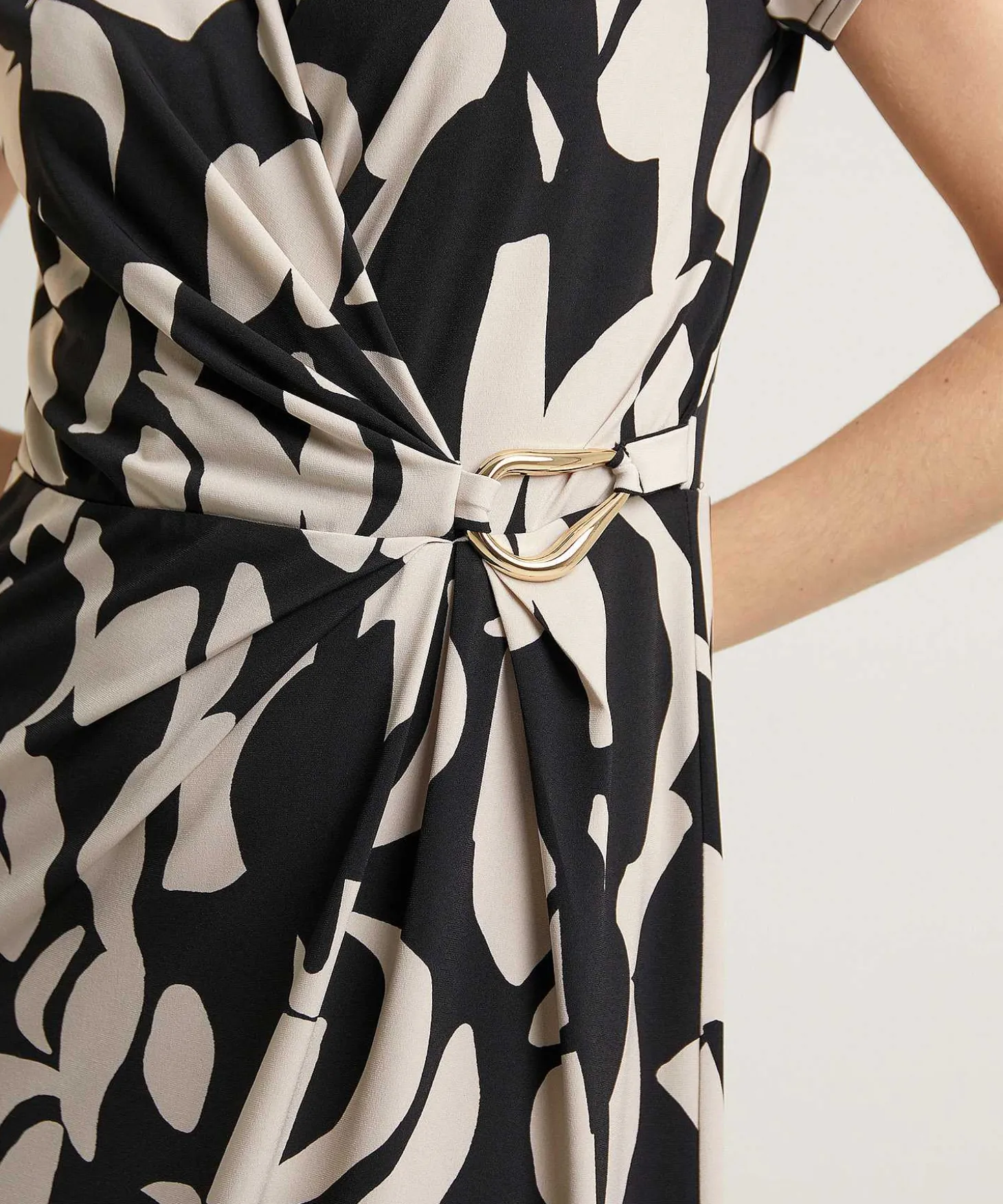 Vestido Cruzado Con Hebilla De Joseph Ribkoff