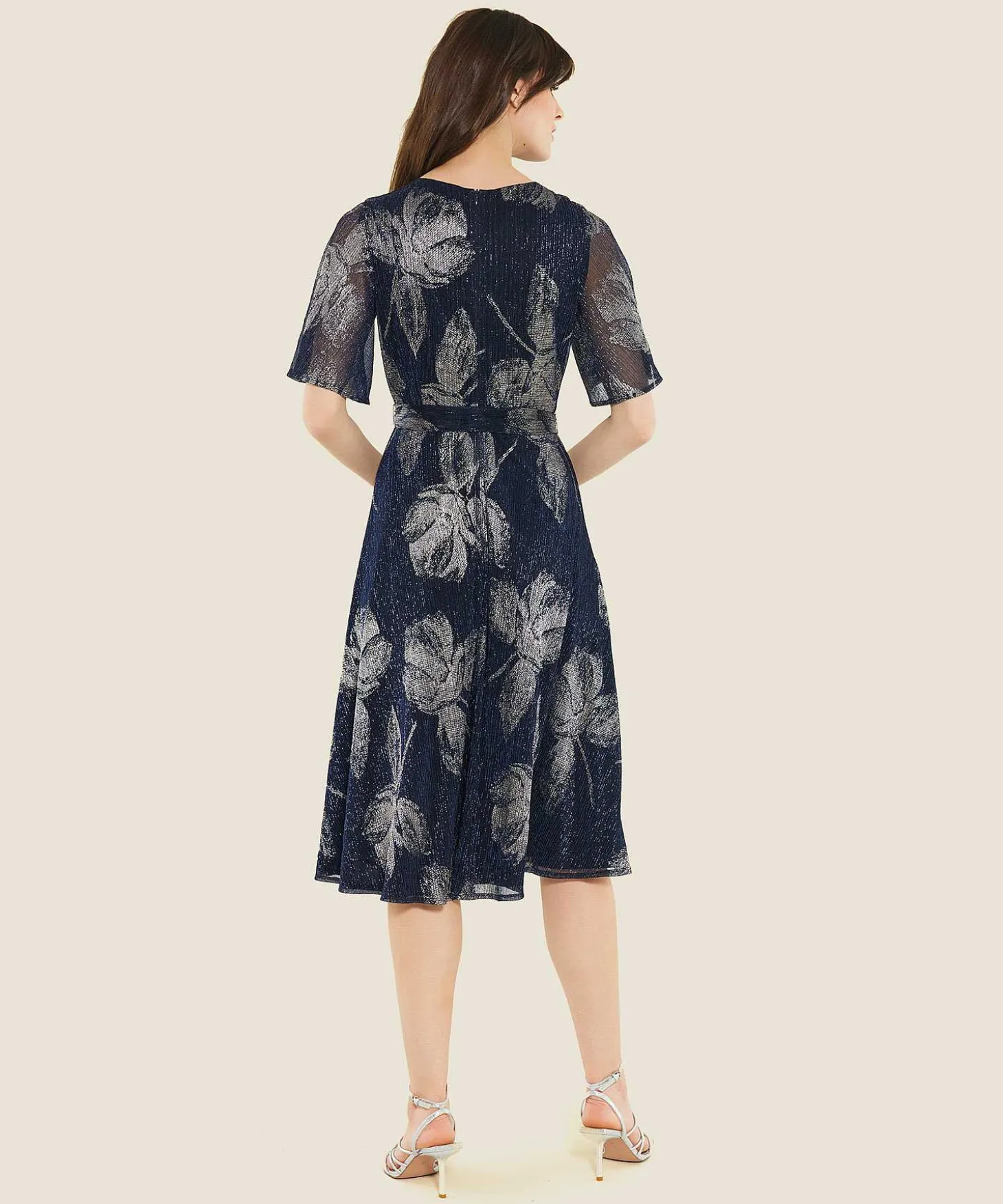 Vestido Cruzado Con Vuelo Flores De Lurex