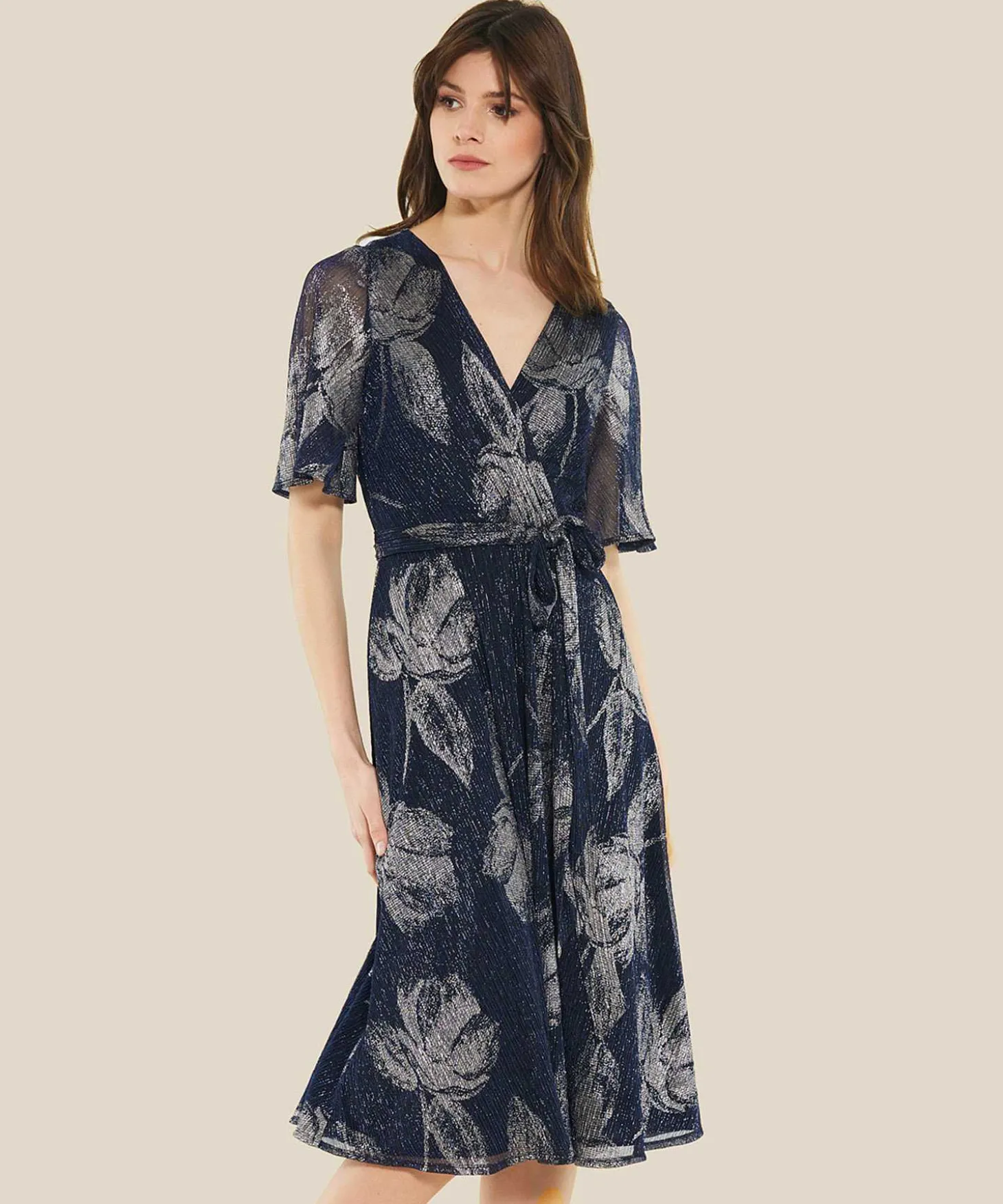 Vestido Cruzado Con Vuelo Flores De Lurex