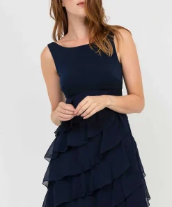 Vestido De Coctel Con Vuelo Y Volante Diagonal