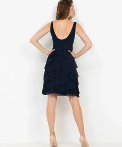 Vestido De Coctel Con Vuelo Y Volante Diagonal
