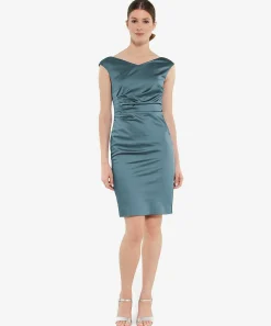 Vestido Sin Mangas Con Vuelo Plisado